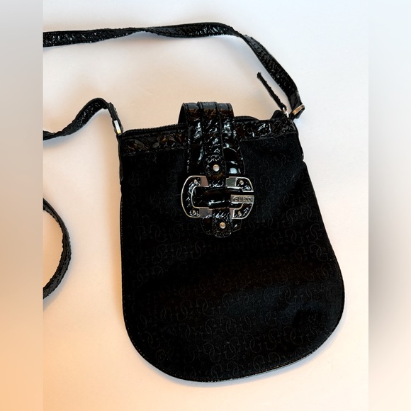 GUC Guess Small Crossbody - Picture 2 of 4